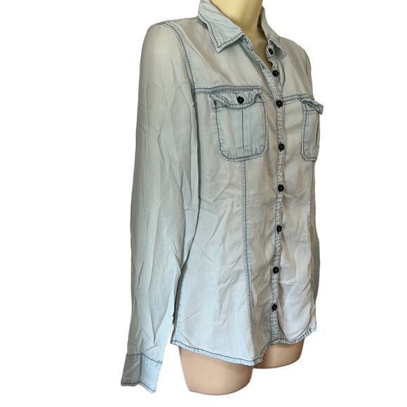 Maurices Light Blue Chambray Button Front Blouse Woman Size Medium Long Sleeves - Picture 2 of 9